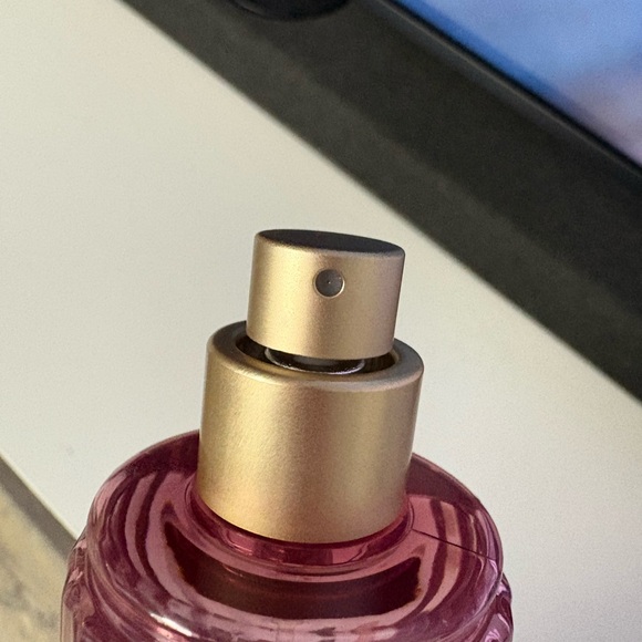 Moisturizing Body Wash and Mist Set - Pink and Blue BBW SWEETEST SONG BUNDLE - Picture 7 of 7